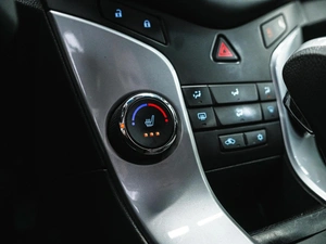 Хетчбэк Chevrolet Cruze 2012 года, 750000 рублей, Красноярск