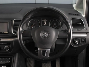 Минивэн Volkswagen Sharan 2012 года, 1290000 рублей, Омск