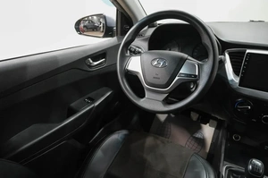 Седан Hyundai Solaris 2017 года, 929000 рублей, Новокузнецк