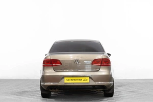 Седан Volkswagen Passat 2011 года, 839000 рублей, Барнаул