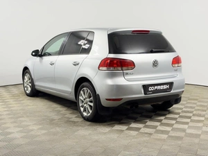 Хетчбэк Volkswagen Golf 2011 года, 730100 рублей, Казань