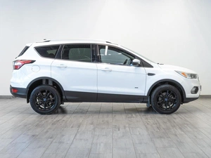 Внедорожник Ford Kuga 2017 года, 1499000 рублей, Саратов