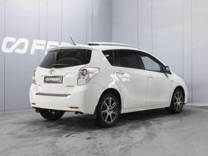 Минивэн Toyota Verso 2011 года, 1180777 рублей, Омск