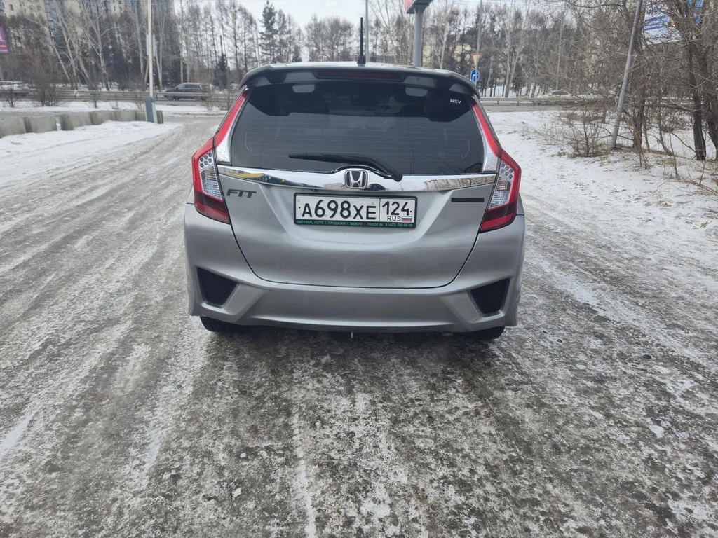 Хетчбэк Honda Fit 2013 года, 890000 рублей, Красноярск