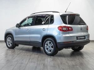 Внедорожник Volkswagen Tiguan 2011 года, 1199000 рублей, Саратов
