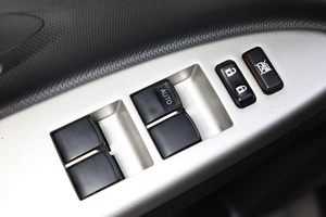 Хетчбэк Toyota Urban Cruiser 2009 года, 989000 рублей, Новосибирск