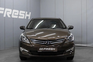 Седан Hyundai Solaris 2015 года, 980000 рублей, Омск