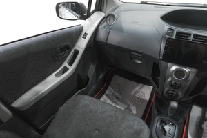 Хетчбэк Toyota Vitz 2009 года, 629000 рублей, Новокузнецк