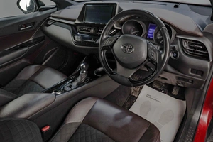 Внедорожник Toyota C-HR 2017 года, 1889000 рублей, Челябинск