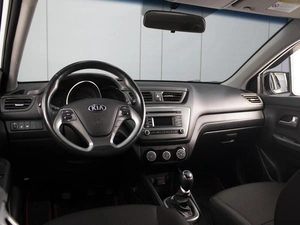 Седан Kia Rio 2016 года, 1020000 рублей, Омск