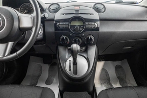 Хетчбэк Mazda 2 2012 года, 1249000 рублей, Барнаул