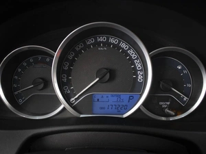 Хетчбэк Toyota Auris 2015 года, 1599000 рублей, Омск