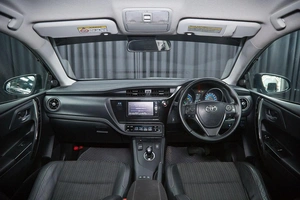 Хетчбэк Toyota Auris 2016 года, 1550000 рублей, Красноярск