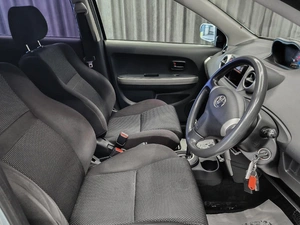 Хетчбэк Toyota Ist 2003 года, 550000 рублей, Красноярск