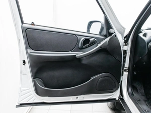 Внедорожник Chevrolet Niva 2013 года, 599000 рублей, Красноярск