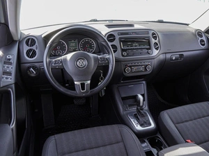 Внедорожник Volkswagen Tiguan 2011 года, 1229000 рублей, Волгоград