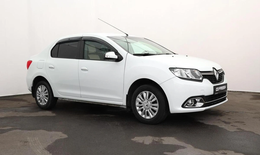 Седан Renault Logan 2015 года, 990000 рублей, Орёл