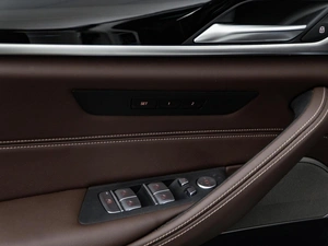 Седан BMW 5 серия 2021 года, 5678888 рублей, Москва