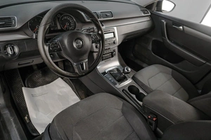 Седан Volkswagen Passat 2011 года, 949000 рублей, Челябинск