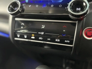 Хетчбэк Honda Fit 2018 года, 950000 рублей, Омск