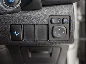 Хетчбэк Toyota Auris 2015 года, 1330000 рублей, Красноярск