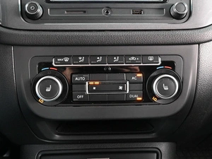 Внедорожник Volkswagen Tiguan 2012 года, 1350000 рублей, Ростов-на-Дону
