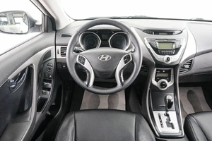 Седан Hyundai Avante 2010 года, 899000 рублей, Красноярск