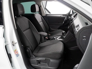 Внедорожник Volkswagen Tiguan 2018 года, 2319000 рублей, Тюмень