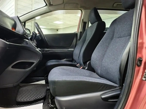 Минивэн Toyota Sienta 2016 года, 1100000 рублей, Ачинск
