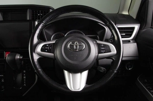 Минивэн Toyota Roomy 2018 года, 1289000 рублей, Челябинск
