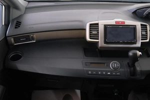 Минивэн Honda Freed 2011 года, 1289000 рублей, Омск