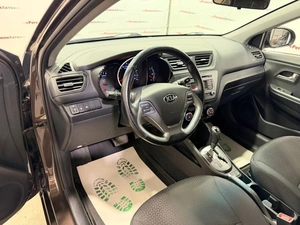 Седан Kia Rio 2016 года, 935000 рублей, Красноярск