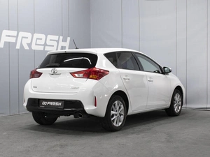 Хетчбэк Toyota Auris 2015 года, 1599000 рублей, Омск