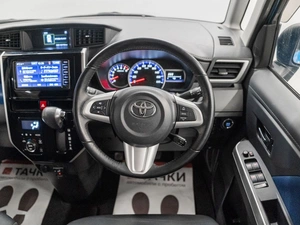 Минивэн Toyota Roomy 2019 года, 1075000 рублей, Красноярск