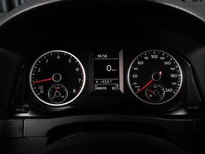 Внедорожник Volkswagen Tiguan 2012 года, 1199000 рублей, Тюмень