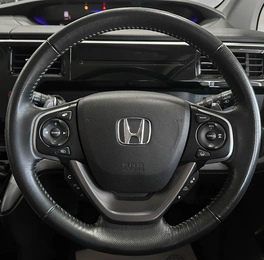 Минивэн Honda Stepwgn Spada 2017 года, 1897000 рублей, Красноярск