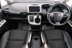 Минивэн Toyota Wish 2016 года, 1749000 рублей, Красноярск