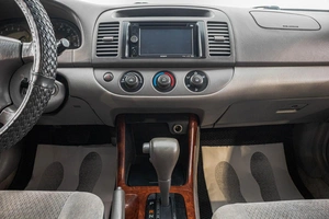 Седан Toyota Camry 2002 года, 899000 рублей, Барнаул