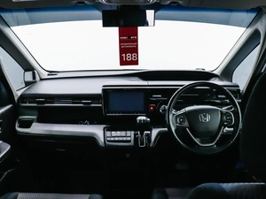 Минивэн Honda Stepwgn Spada 2016 года, 1850000 рублей, Красноярск