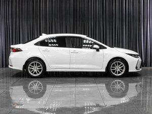 Седан Toyota Corolla 2019 года, 1799000 рублей, Тюмень