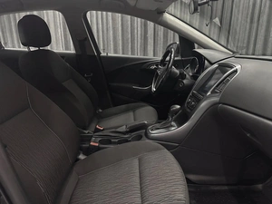 Хетчбэк Opel Astra 2013 года, 730000 рублей, Красноярск