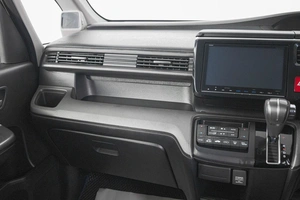 Минивэн Honda Stepwgn Spada 2016 года, 1699000 рублей, Кемерово