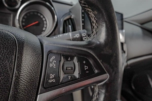 Хетчбэк Opel Astra 2011 года, 699000 рублей, Челябинск