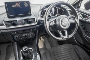 Седан Mazda Axela 2018 года, 1299000 рублей, Барнаул