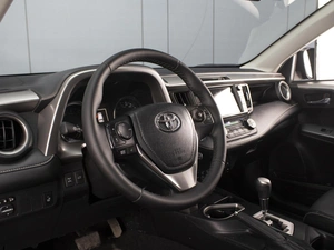 Внедорожник Toyota RAV4 2017 года, 2790000 рублей, Омск