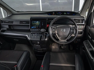 Минивэн Honda Stepwgn Spada 2018 года, 1950000 рублей, Краснодар