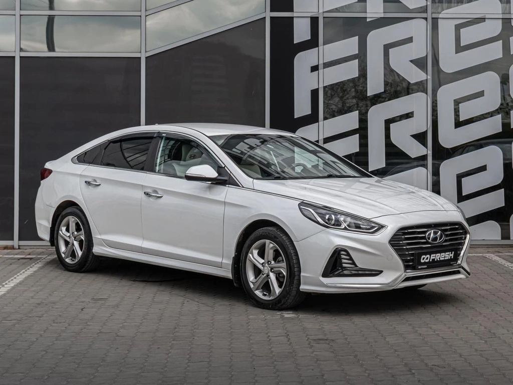 Седан Hyundai Sonata 2019 года, 1840000 рублей, Краснодар