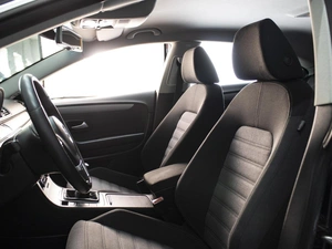 Седан Volkswagen Passat CC 2011 года, 1050000 рублей, Омск