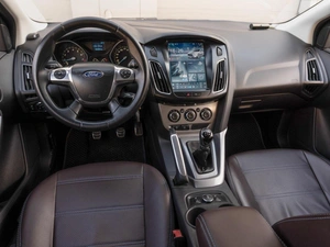 Седан Ford Focus 2012 года, 799000 рублей, Саратов