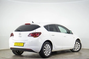 Хетчбэк Opel Astra 2012 года, 559000 рублей, Оренбург